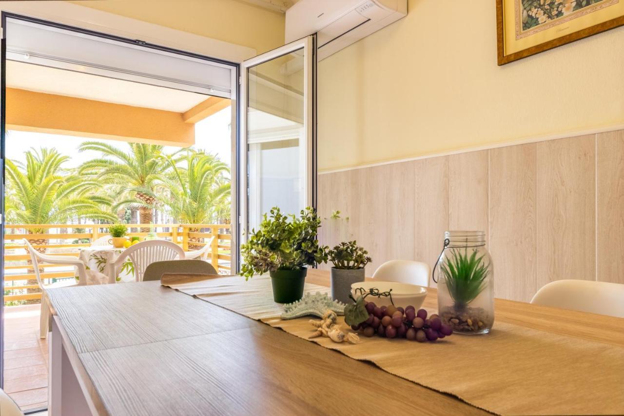 Apartamentos Jaime I Arysal Салоу Екстериор снимка